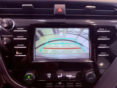 Used 2019 Toyota Camry SE image 21