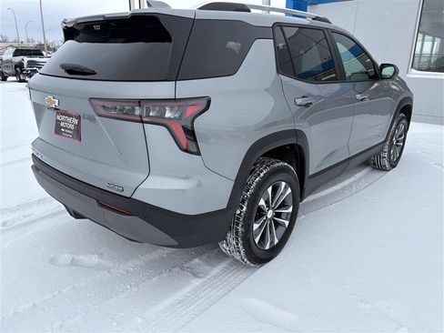 Used 2025 Chevrolet Equinox LT w/ Convenience Package II image 3