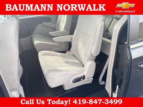 Used 2011 Dodge Grand Caravan Crew w/ Entertainment Group 1 FWD image 20