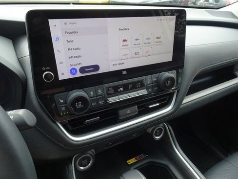 Used 2024 Toyota Grand Highlander AWD image 21