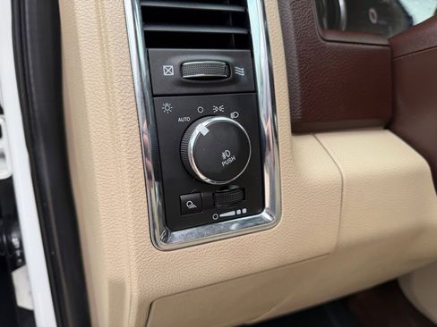 Used 2017 RAM 1500 Laramie w/ Convenience Group AWD/4WD image 19