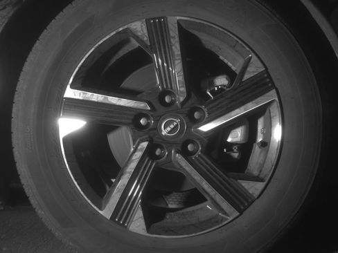 Used 2025 Nissan Sentra SV FWD image 13