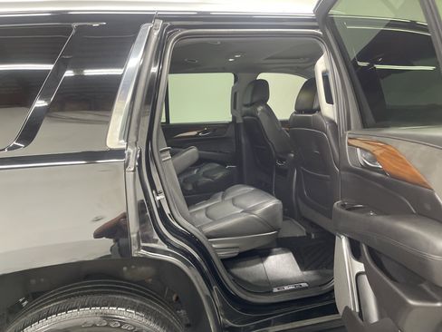 Used 2020 Cadillac Escalade Luxury image 21