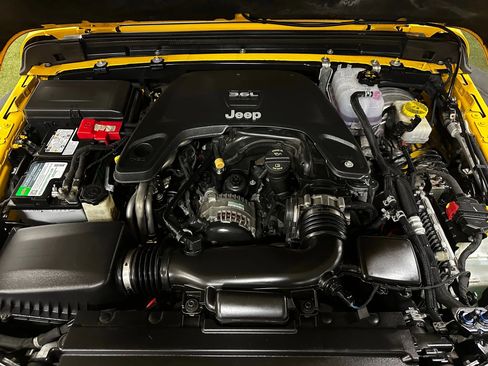 Used 2019 Jeep Wrangler Unlimited Sport image 27