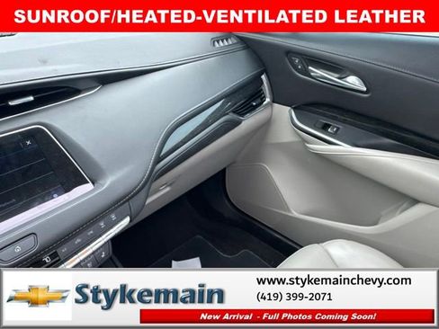 Used 2023 Cadillac XT4 Premium Luxury w/ Enhanced Visibility Package FWD image 33