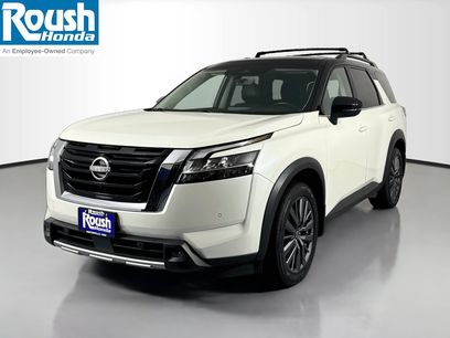Used 2023 Nissan Pathfinder SL w/ SL Premium Package