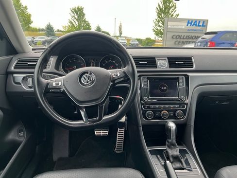Used 2017 Volkswagen Passat 1.8T R-Line FWD image 18