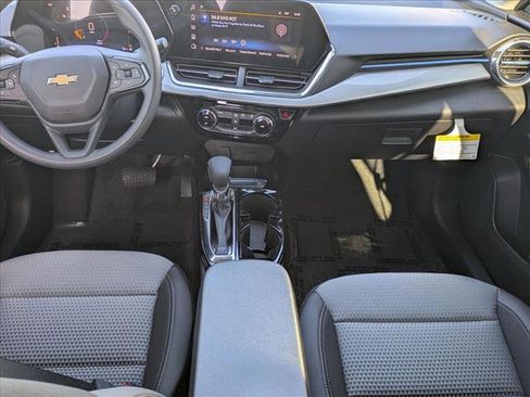 New 2026 Chevrolet Trax LT w/ LPO, Blackout Package image 13