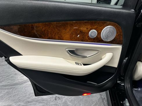 Used 2019 Mercedes-Benz E 300 4MATIC w/ Premium 1 Package image 14