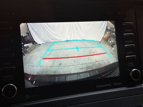 Used 2019 Toyota Sienna XLE image 23