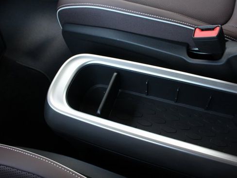 New 2025 Volkswagen ID. Buzz Pro S image 8