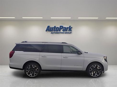 New 2025 Ford Expedition Max Platinum w/ Platinum Ultimate Package image 8