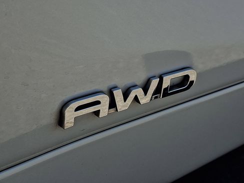 Used 2024 Toyota Highlander Platinum AWD/4WD image 40