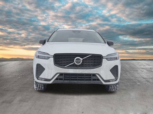 Used 2023 Volvo XC60 B5 Plus w/ Climate Package image 3