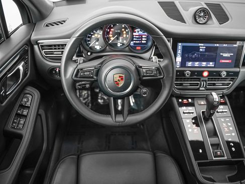 Certified 2026 Porsche Macan AWD/4WD image 16