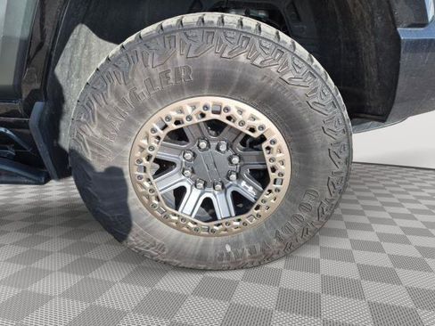 Used 2024 GMC Hummer EV 3X w/ Extreme Off-Road Package AWD/4WD image 13