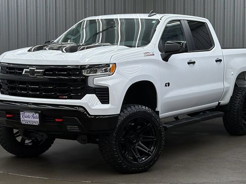 Used 2025 Chevrolet Silverado 1500 LT Trail Boss w/ Convenience Package II AWD/4WD image 1