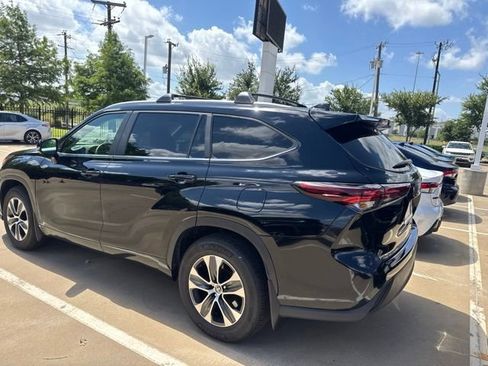 Used 2026 Toyota Highlander XLE AWD/4WD image 4