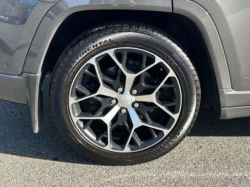 Used 2022 Jeep Grand Cherokee Summit AWD/4WD image 12