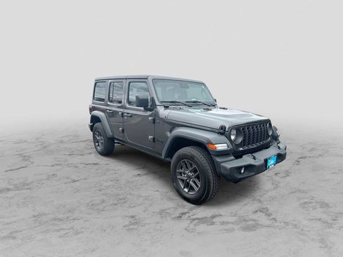 Used 2024 Jeep Wrangler Unlimited Sport AWD/4WD image 2