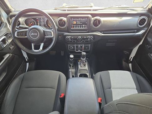 Used 2018 Jeep Wrangler Unlimited Sahara AWD/4WD image 15