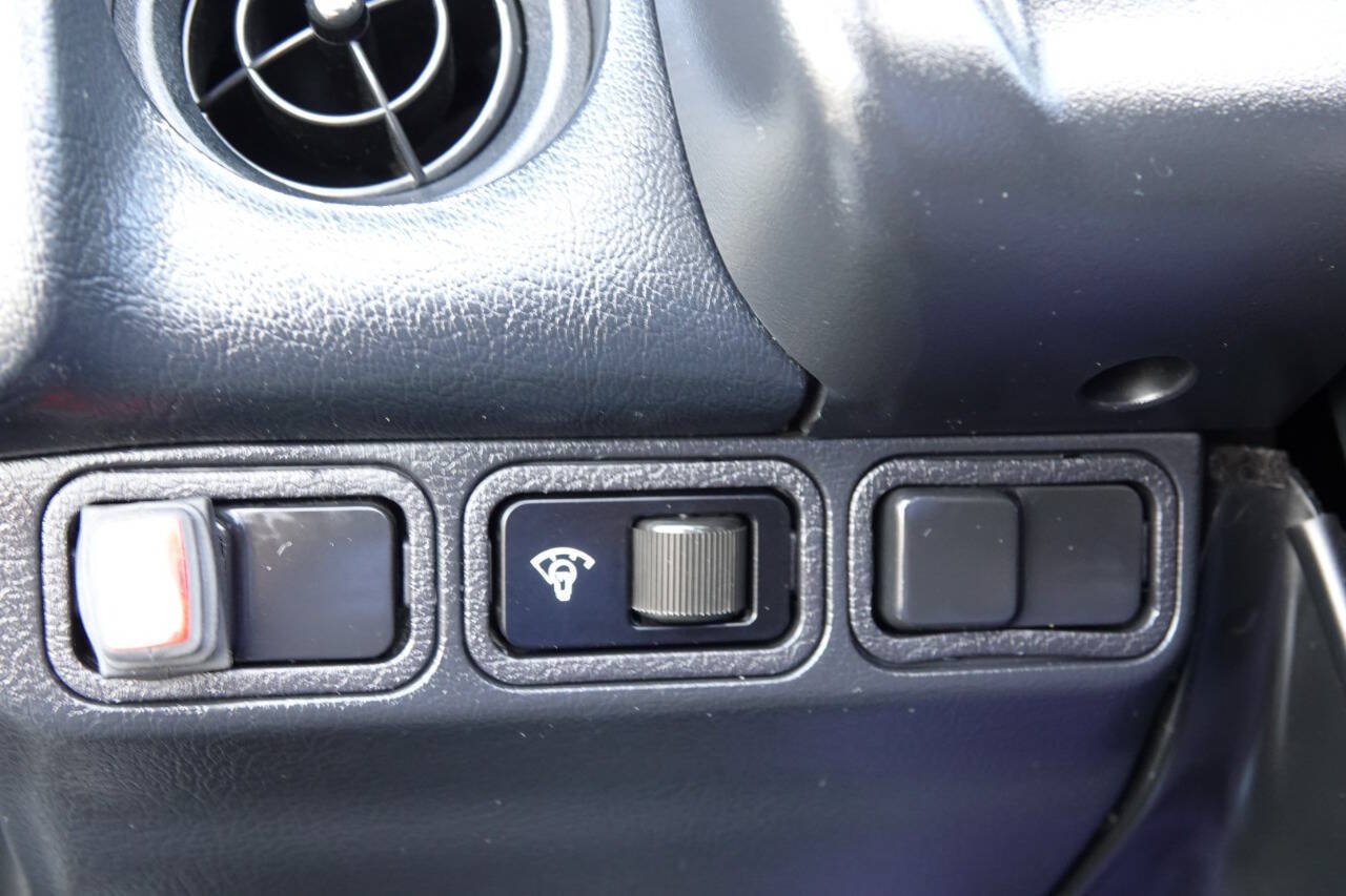 Used 1996 MAZDA MX-5 Miata RWD image 89