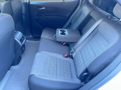 Used 2022 Chevrolet Equinox LT image 12