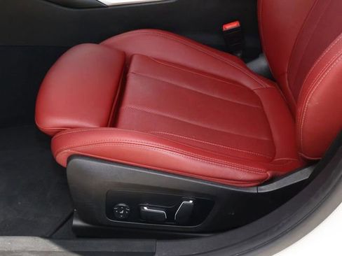 Used 2024 BMW 330i Sedan w/ Convenience Package RWD image 16