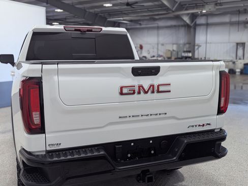 Used 2024 GMC Sierra 1500 AT4X image 4