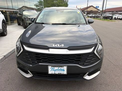 Used 2023 Kia Sportage LX FWD image 2