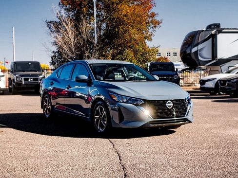 Used 2024 Nissan Sentra SV image 1