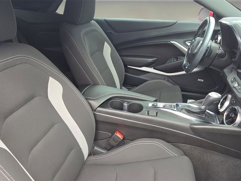 Used 2024 Chevrolet Camaro LT w/ Technology Package image 16