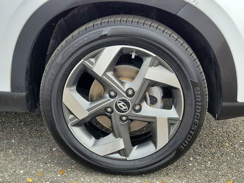 Used 2022 Hyundai Venue Limited w/ Cargo Package image 6