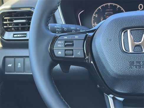 New 2025 Honda Pilot Touring image 25