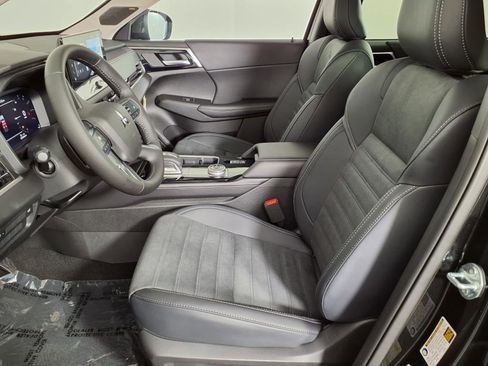 New 2025 Mitsubishi Outlander SE image 20