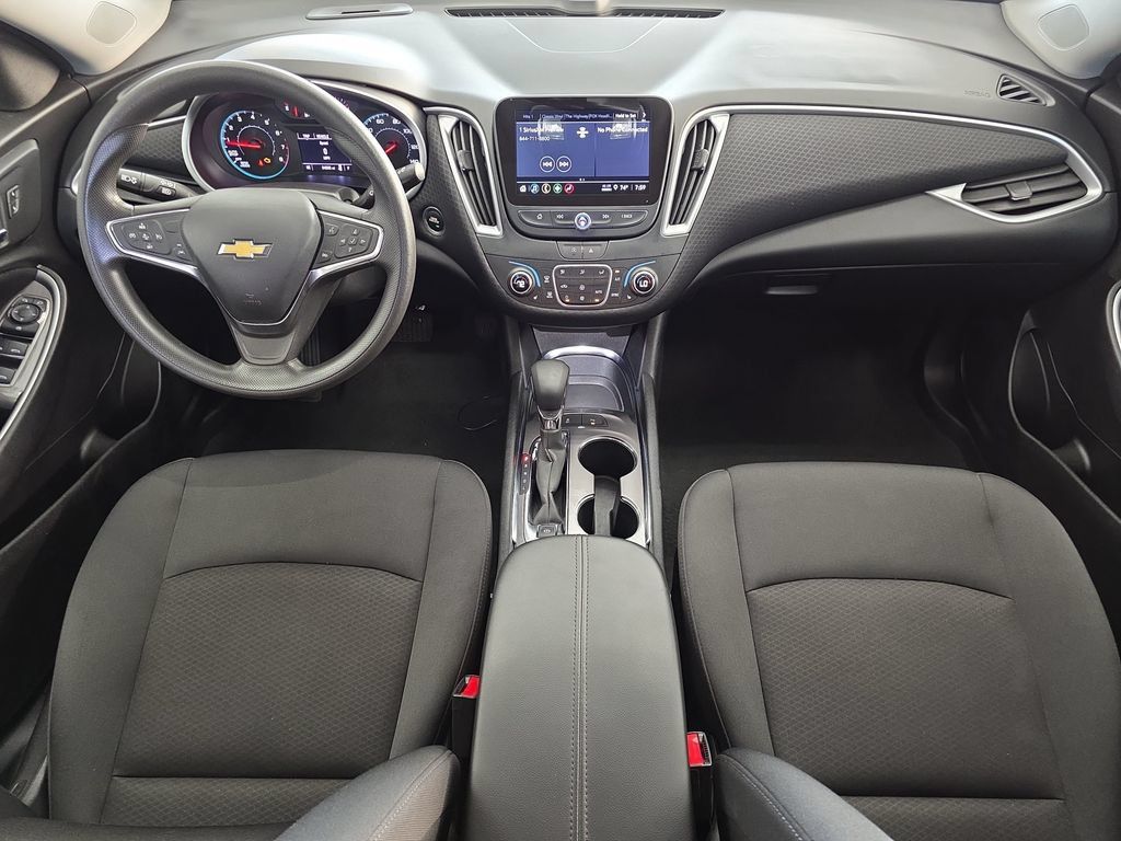 Used 2025 Chevrolet Malibu LT FWD image 9