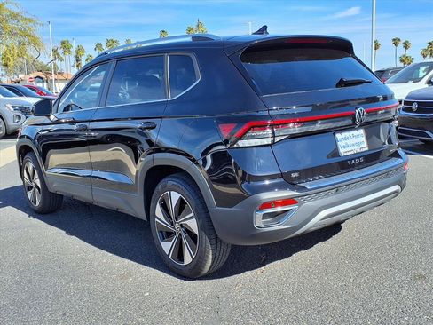 New 2025 Volkswagen Taos SE image 4