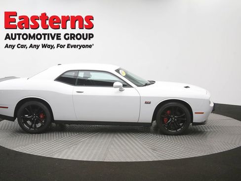 Used 2018 Dodge Challenger R/T w/ Blacktop Package RWD image 43