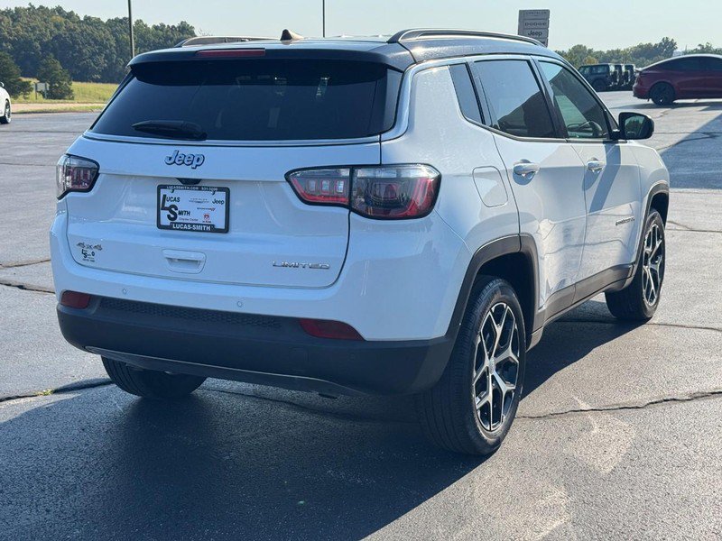 Used 2024 Jeep Compass Limited AWD/4WD image 3