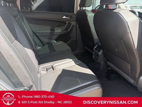 Used 2021 Volkswagen Tiguan SEL AWD/4WD image 37