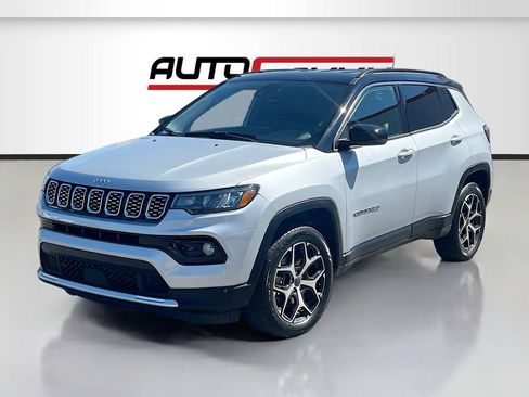 Used 2025 Jeep Compass Limited AWD/4WD image 3