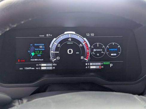Used 2025 Toyota Tundra Limited AWD/4WD image 18