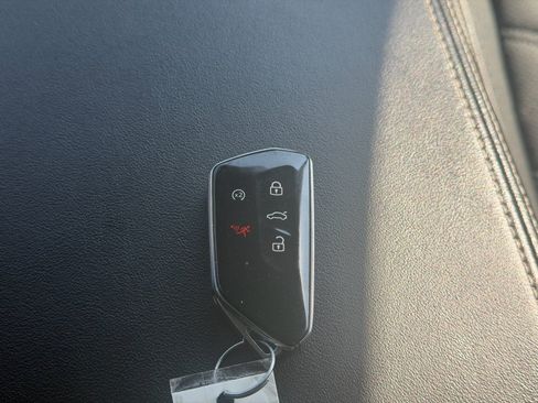 Used 2025 Volkswagen Atlas SE FWD image 30