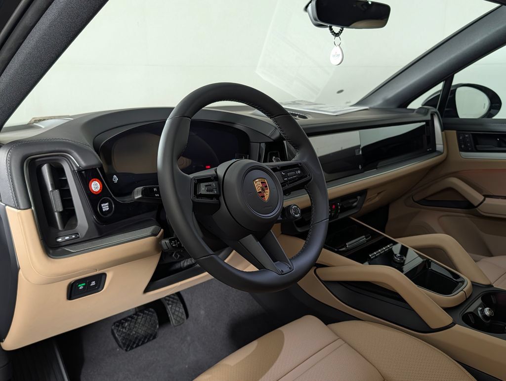 New 2026 Porsche Cayenne Coupe AWD/4WD image 4