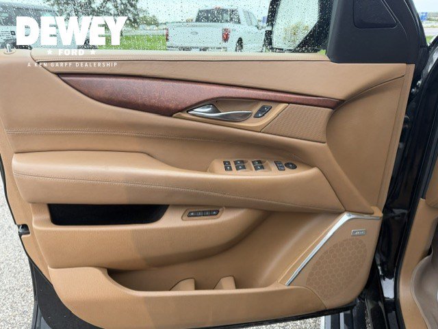 Used 2017 Cadillac Escalade Platinum AWD/4WD image 10