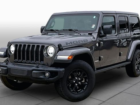 Used 2018 Jeep Wrangler Unlimited Sahara w/ Quick Order Package 24M Moab AWD/4WD image 2