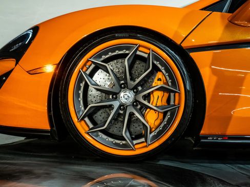 Used 2018 McLaren 570S Spider image 17