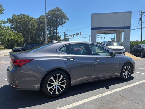 Used 2017 Acura TLX w/ Technology Package FWD image 6