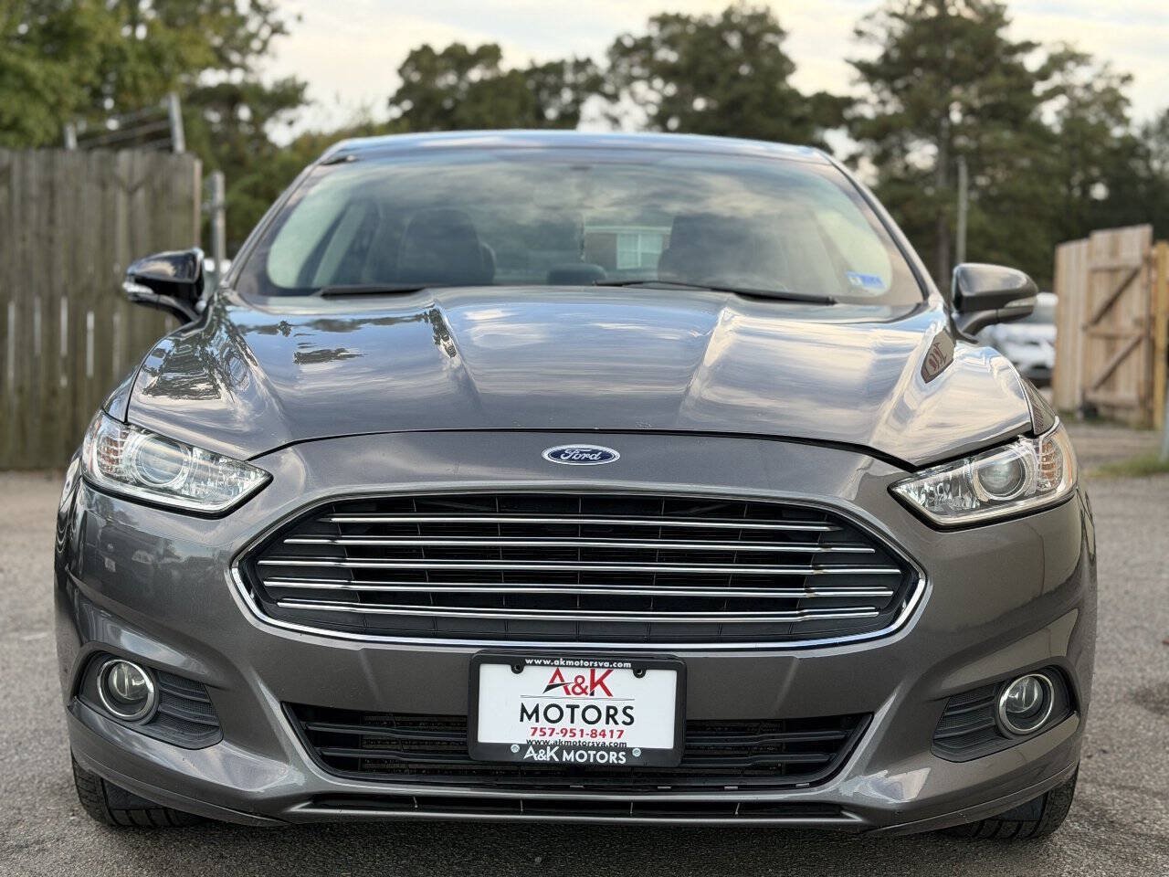 Used 2014 Ford Fusion SE w/ Equipment Group 202A FWD image 3