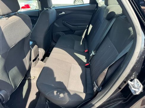 Used 2018 Ford Focus SE w/ SE Appearance Package image 25